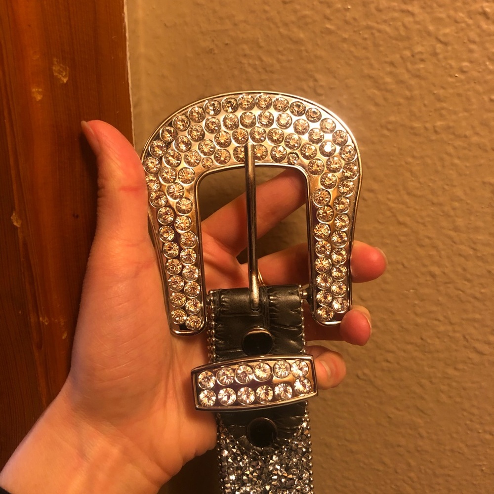 Size small ariat belt